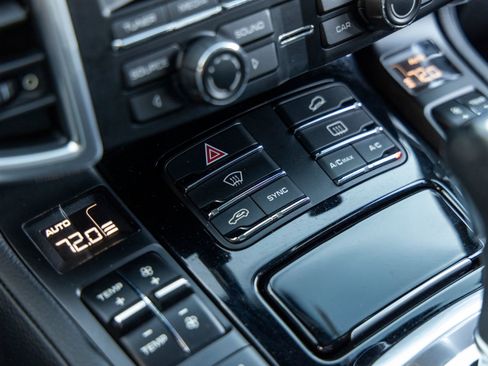 Used 2016 Porsche Cayenne image 37