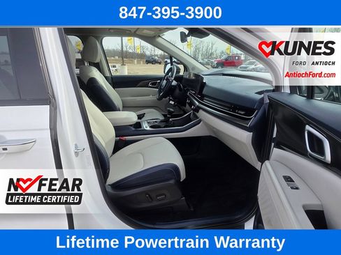Used 2025 Kia Carnival SX Prestige FWD image 42