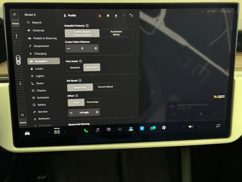 Used 2022 Tesla Model X image 27