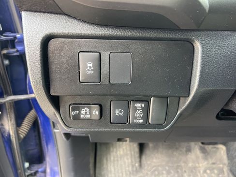 Used 2022 Toyota Tacoma TRD Off-Road w/ Technology Package AWD/4WD image 4