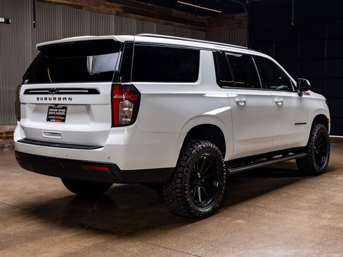 Used 2023 Chevrolet Suburban Z71 AWD/4WD image 10
