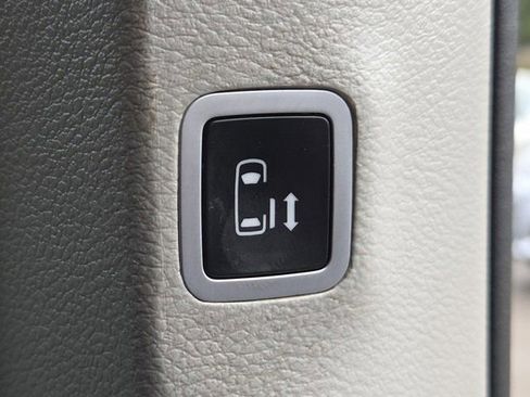 Used 2019 Chrysler Pacifica Touring-L Plus w/ Advanced Safetytec Group image 33