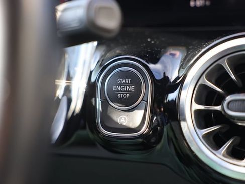 Used 2022 Mercedes-Benz GLA 250 4MATIC image 22