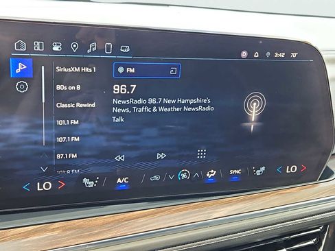 Certified 2025 Chevrolet Suburban Z71 AWD/4WD image 31