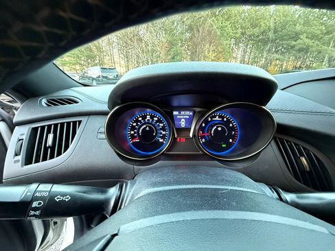 Used 2013 Hyundai Genesis 2.0T image 14