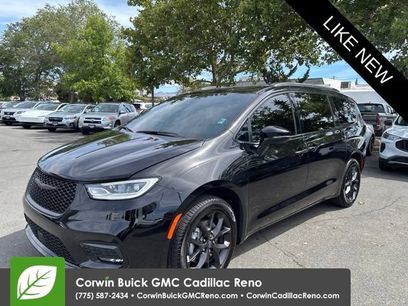 Used 2026 Chrysler Pacifica Select w/ S Appearance Package
