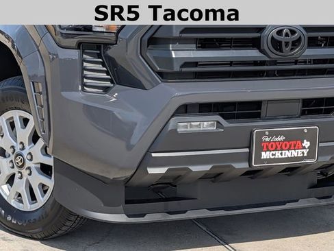 Used 2025 Toyota Tacoma SR5 AWD/4WD image 3