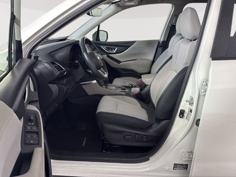 Used 2024 Subaru Forester Premium AWD/4WD image 5