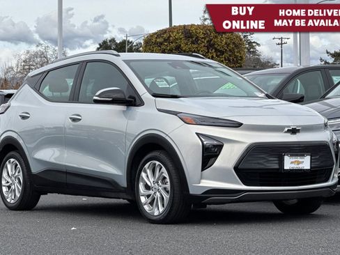 Used 2023 Chevrolet Bolt EUV LT w/ Comfort Package image 1