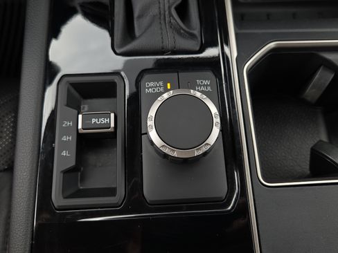 Used 2024 Toyota Tundra Limited AWD/4WD image 32