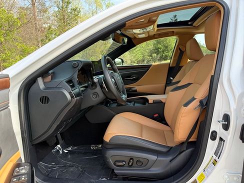 Certified 2024 Lexus ES 350 w/ Premium Package image 23