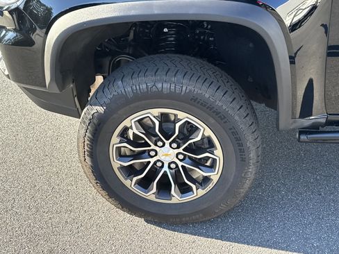Used 2022 Chevrolet Colorado ZR2 image 14