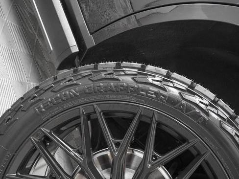 Used 2026 Cadillac Escalade Sport w/ LPO, ONYX Package image 38