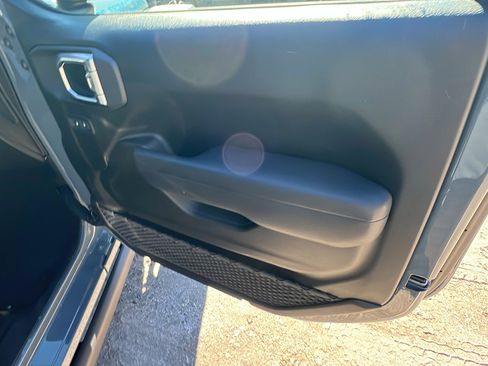 Used 2025 Jeep Wrangler Unlimited Rubicon 4xe w/ Safety Group image 18