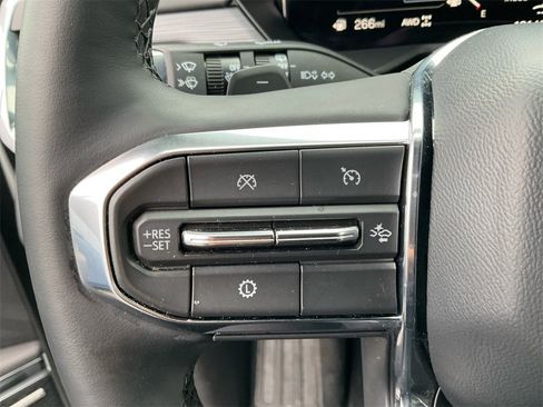 Used 2025 GMC Acadia Elevation image 29