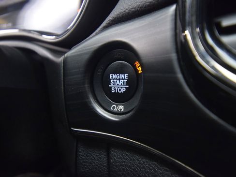 Used 2020 Jeep Grand Cherokee Limited X image 37