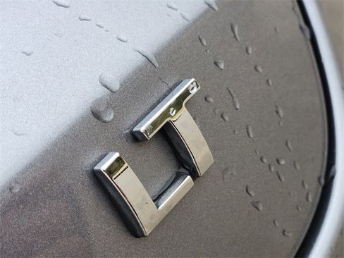 Certified 2024 Chevrolet Trax LT w/ Sunroof Package image 12