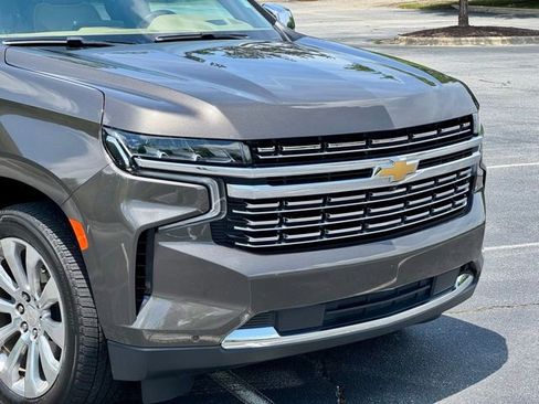 Used 2021 Chevrolet Tahoe Premier w/ Premium Package AWD/4WD image 14
