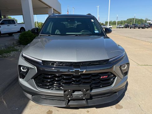 Used 2025 Chevrolet TrailBlazer RS w/ Convenience Package FWD image 3
