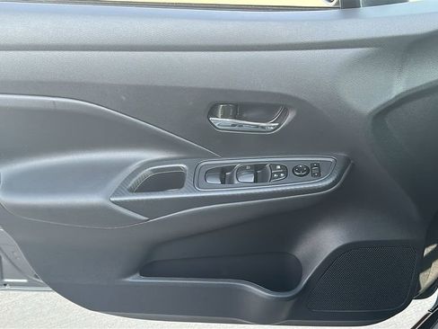Used 2025 Nissan Versa SV FWD image 19
