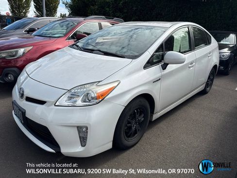 Used 2014 Toyota Prius Two FWD image 1