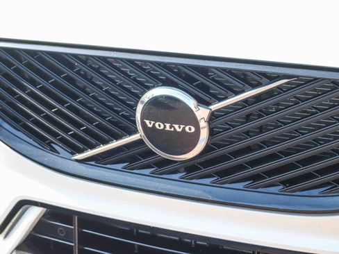 Used 2026 Volvo XC60 B5 Core AWD/4WD image 12
