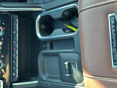 Certified 2025 GMC Sierra 2500 Denali Ultimate image 37