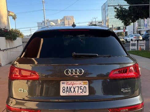 Used 2018 Audi Q5 2.0T Premium Plus w/ Premium Plus Package AWD/4WD image 7