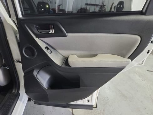 Used 2015 Subaru Forester 2.5i Touring w/ Eyesight & Navigation System AWD/4WD image 26
