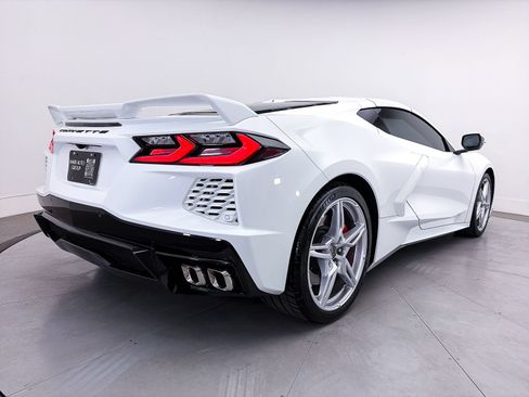 Used 2021 Chevrolet Corvette Stingray Premium Cpe w/ Z51 Performance Package RWD image 18