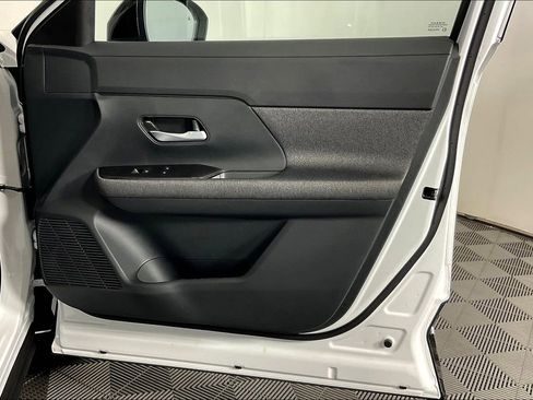 New 2026 Nissan Kicks SV image 24