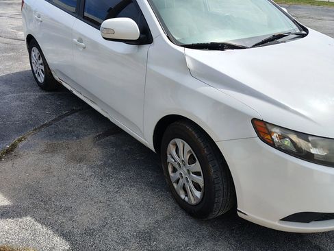 Used 2010 Kia Forte EX image 2