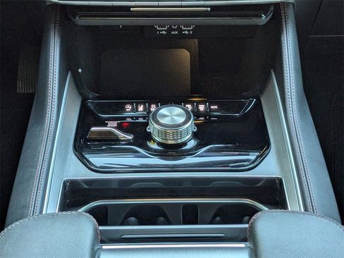 Used 2025 Jeep Wagoneer Series II image 24