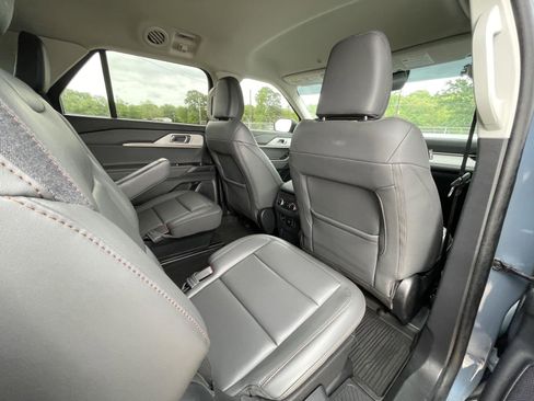 Used 2025 Ford Explorer Active w/ Active Comfort Package AWD/4WD image 44