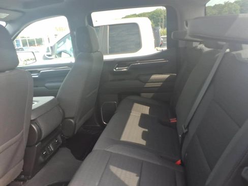 Used 2023 Chevrolet Silverado 1500 LT AWD/4WD image 8