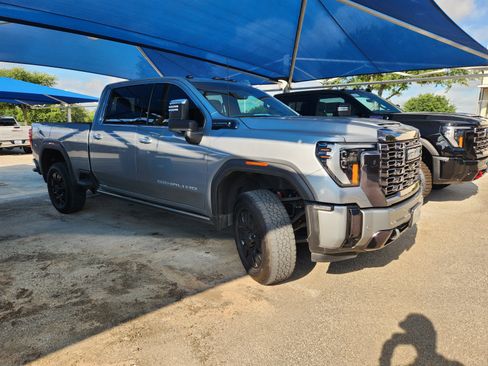 Used 2024 GMC Sierra 2500 Denali Ultimate AWD/4WD image 1
