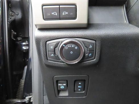 Used 2020 Ford F150 Lariat w/ Equipment Group 502A Luxury image 38