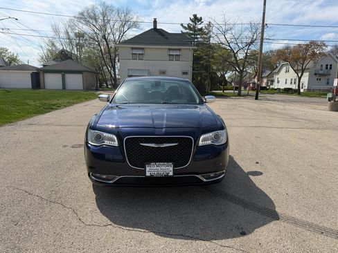 Used 2016 Chrysler 300 C AWD/4WD image 2