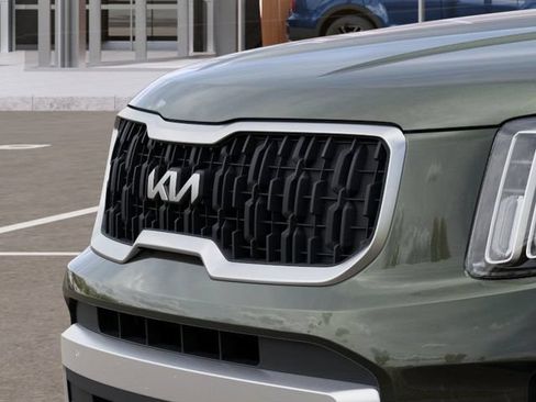 Used 2025 Kia Telluride EX w/ EX Captain's Chair Package AWD/4WD image 12