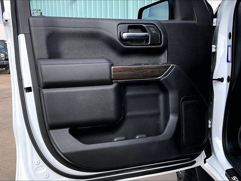 Used 2022 Chevrolet Silverado 1500 LT Trail Boss image 20