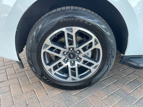 Used 2025 Ford Expedition Active image 10