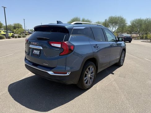 Used 2024 GMC Terrain SLT AWD/4WD image 5
