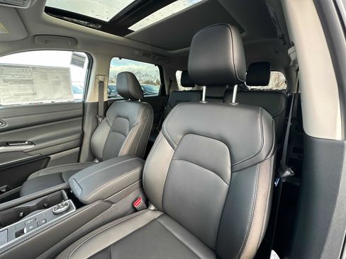 New 2026 Nissan Pathfinder SL w/ SL Premium Package (P04) AWD/4WD image 21