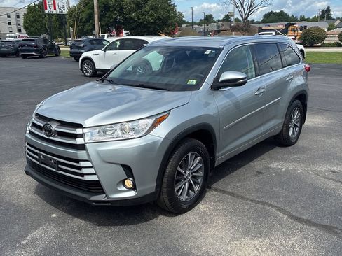 Used 2018 Toyota Highlander XLE AWD/4WD image 1