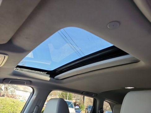 Used 2025 Honda CR-V EX-L image 8