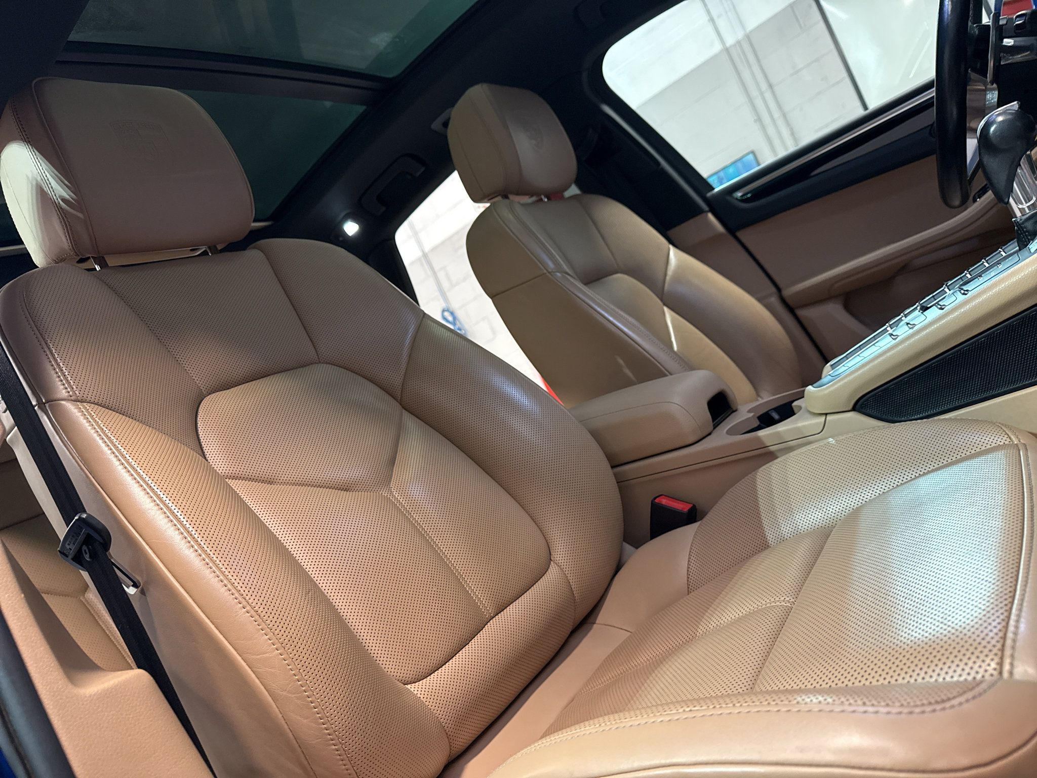 Used 2020 Porsche Macan AWD/4WD image 24