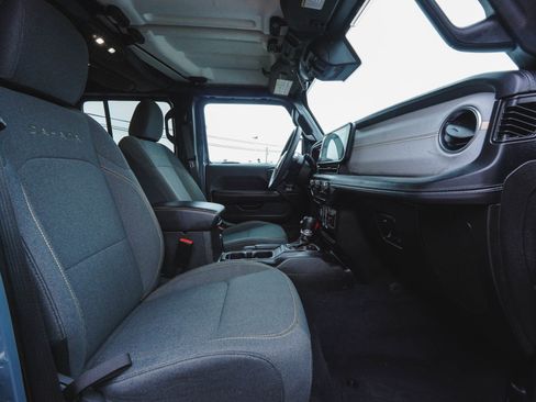 Used 2024 Jeep Wrangler Unlimited Sahara image 39