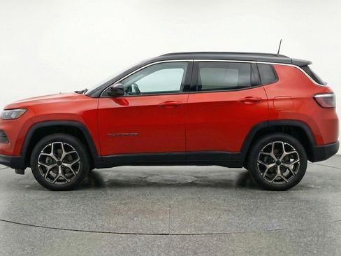 Used 2025 Jeep Compass Limited AWD/4WD image 5
