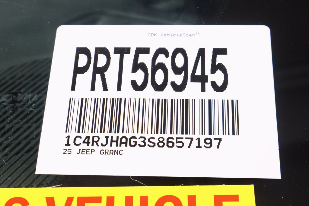 Used 2025 Jeep Grand Cherokee Altitude AWD/4WD image 35