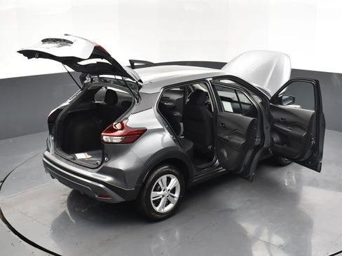 New 2025 Nissan Kicks Play S image 30